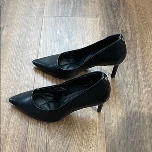 Tahari black heels